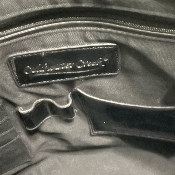 Coldwater Creek black bag is very roomy with several different compartments - Picture 8 of 8